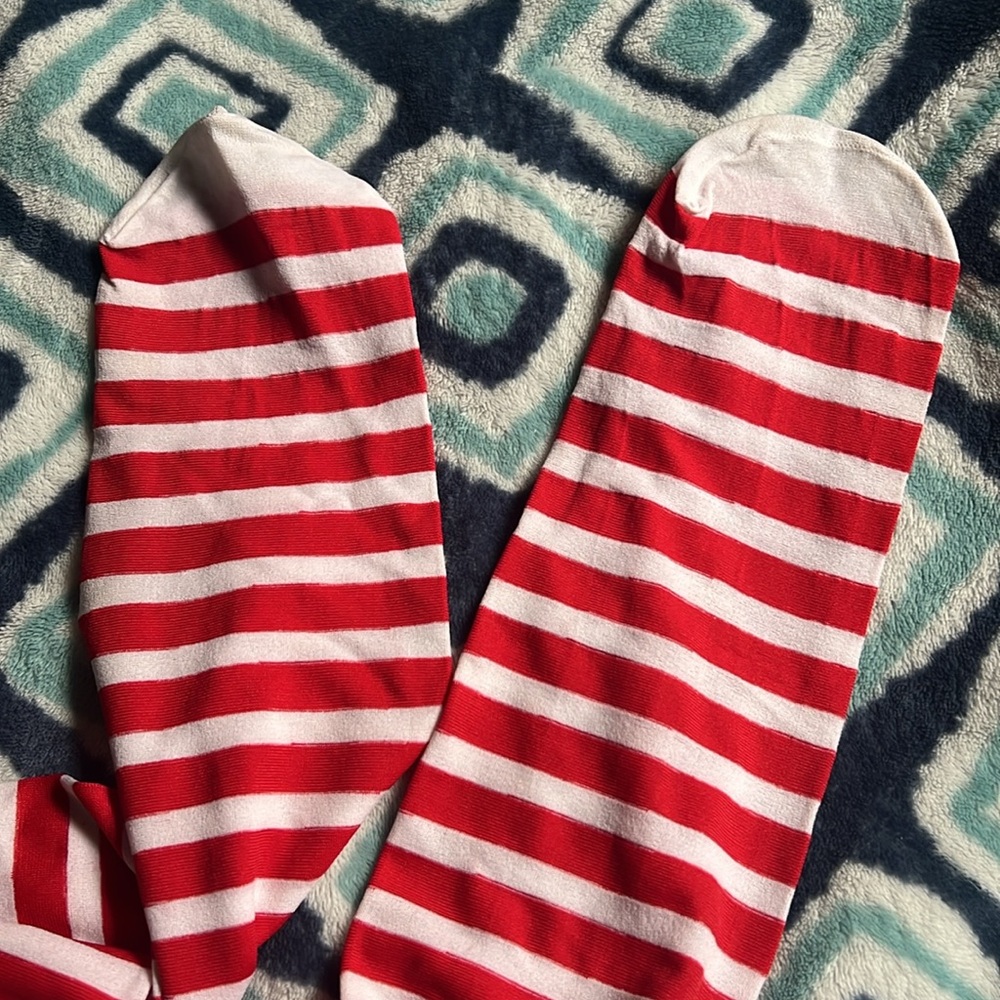 Red and White Tights - Picture 4 of 4